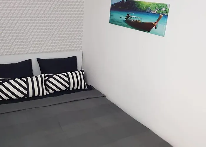 Plaja Modern Black Sea *